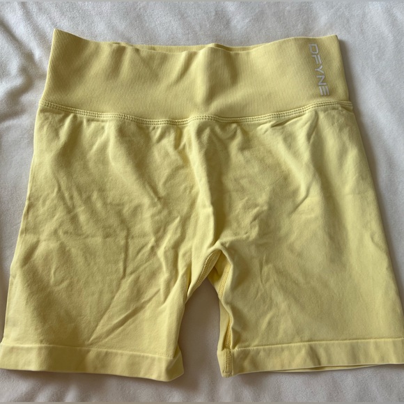 Dfyne Pants - Yellow Scrunch Biker Shorts - DFYNE